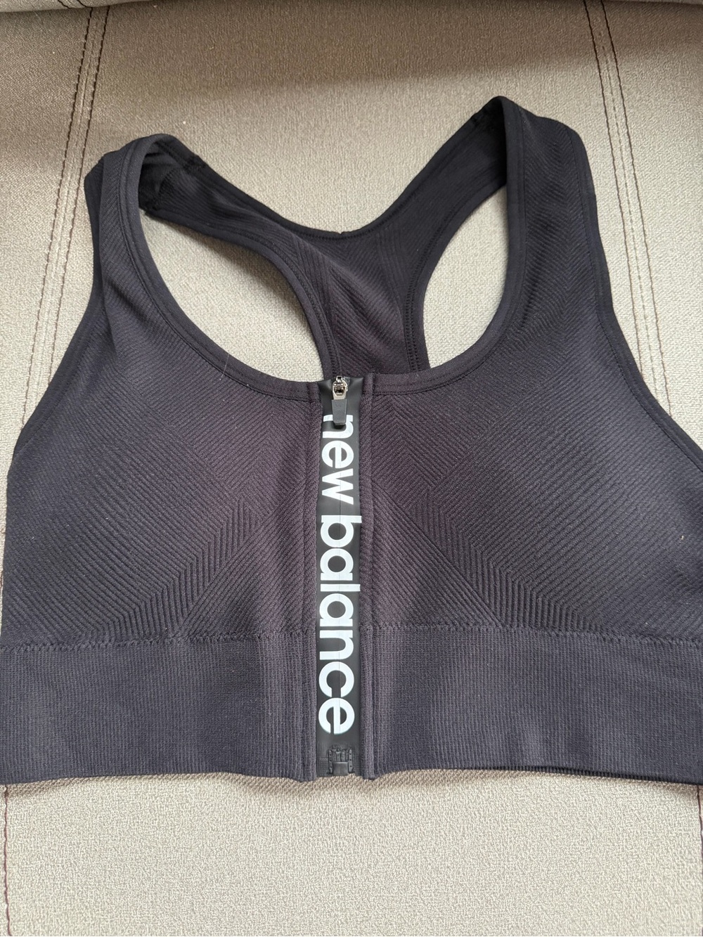 Newβ Balance Black Front-Zip Racerback Sports Bra - Picture 2 of 5